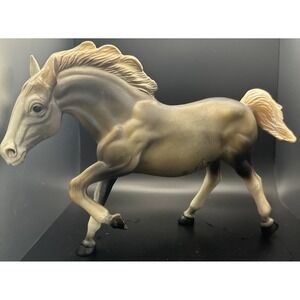 Vtg Diamond P Horse, Mold#680, Running Horse, Made in Hong Kong, 60-70's, Gray